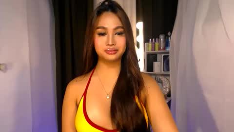 ellie online show from March 17, 12:15 am