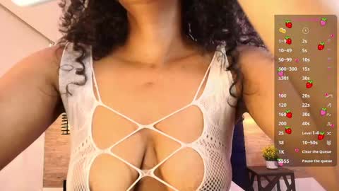 elliee_alves online show from April 17, 6:00 pm