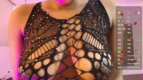 elliee_alves online show from April 22, 5:36 pm