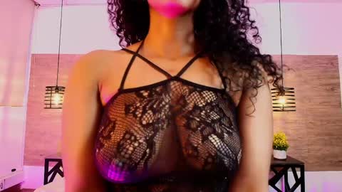elliee_alves online show from April 27, 5:11 pm