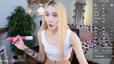 elliefrost online show from February 13, 9:38 pm