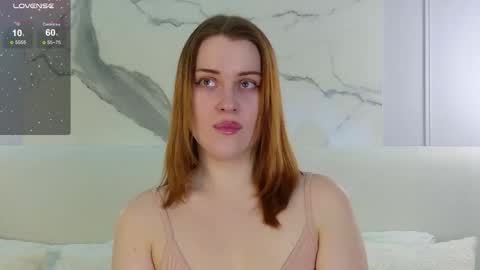 elliegarson__ online show from February 26, 5:12 pm
