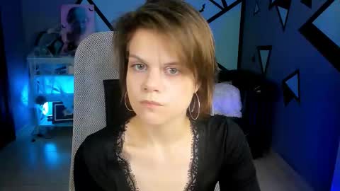 elliemurler online show from October 23, 1:21 pm