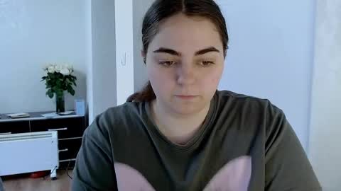 Snapshot of ellies_8 chatting on April 28, 6:51 am Ellie online show from April 28, 6:51 am