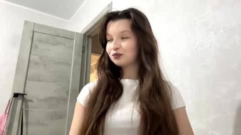 Snapshot of ellieschuffert chatting on December 1, 12:32 pm Ellie online show from December 1, 12:32 pm