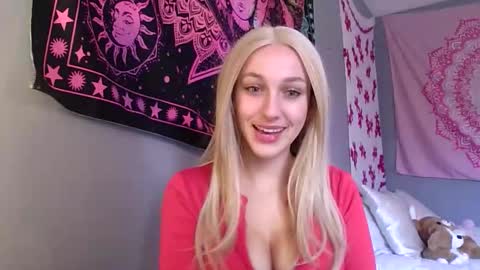 Ellie online show from March 4, 7:20 pm