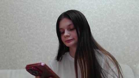 Snapshot of elliewalkersdreamgirl chatting on December 12, 4:43 pm Effie1818 online show from December 12, 4:43 pm