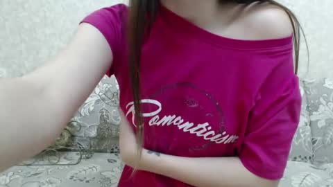 Snapshot of elliewalkersdreamgirl chatting on December 19, 2:01 am Effie1818 online show from December 19, 2:01 am