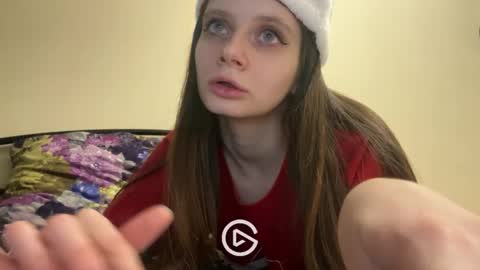 Snapshot of elliewalkersdreamgirl chatting on December 25, 9:11 pm Effie1818 online show from December 25, 9:11 pm