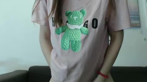 Snapshot of elliewalkersdreamgirl chatting on January 24, 10:19 pm Effie1818 online show from January 24, 10:19 pm