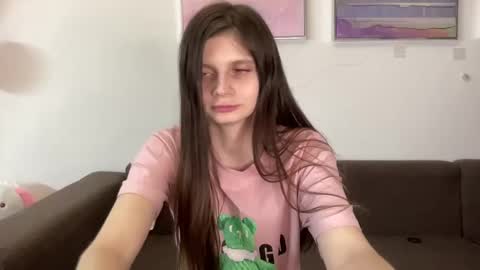 Snapshot of elliewalkersdreamgirl chatting on February 6, 1:38 am Effie1818 online show from February 6, 1:38 am