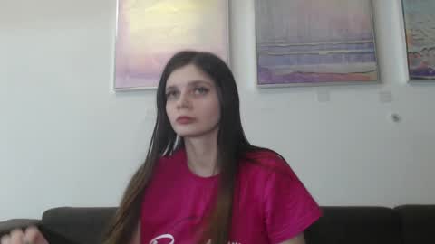 Snapshot of elliewalkersdreamgirl chatting on February 9, 5:43 pm Effie1818 online show from February 9, 5:43 pm