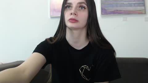 Snapshot of elliewalkersdreamgirl chatting on February 20, 6:13 pm Effie1818 online show from February 20, 6:13 pm