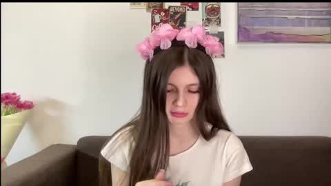 Snapshot of elliewalkersdreamgirl chatting on March 11, 7:03 pm Effie1818 online show from March 11, 7:03 pm