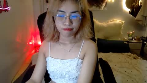 Snapshot of ellieyun chatting on October 11, 3:43 pm ellieyun online show from October 11, 3:43 pm