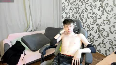 elliot_mars_ online show from October 15, 5:24 pm