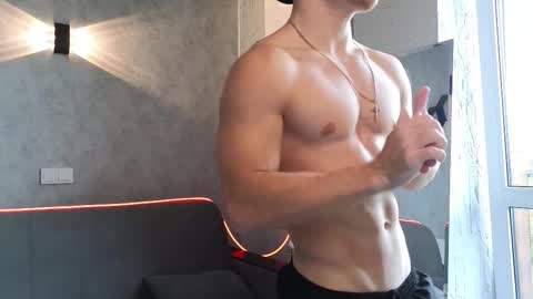 elliot_muscle04 online show from September 18, 6:37 am