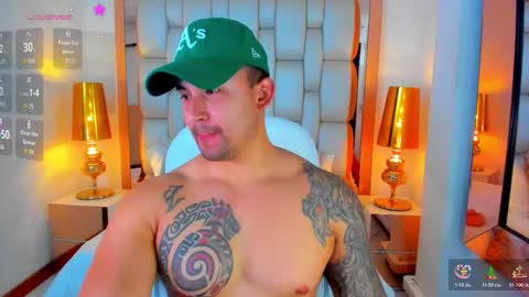 E L L I O T    V E L E Z online show from December 2, 8:48 pm