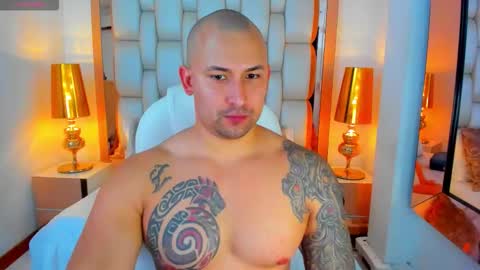 E L L I O T    V E L E Z online show from January 7, 8:11 pm