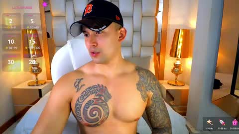 E L L I O T    V E L E Z online show from April 18, 9:15 pm