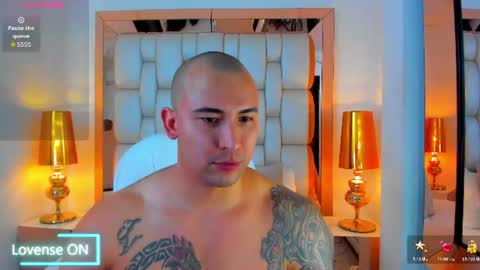 E L L I O T    V E L E Z online show from July 23, 1:58 am