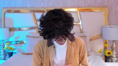 elliotvolkov online show from January 9, 4:43 pm