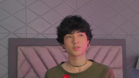 elliotvolkov online show from June 3, 5:43 am