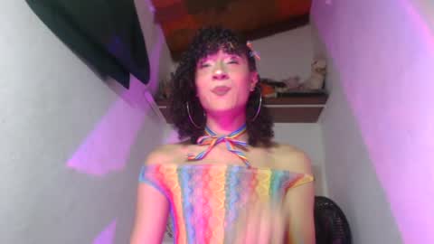 Snapshot of ellis_flowers chatting on June 19, 12:37 am . online show from June 19, 12:37 am