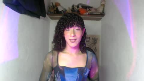 Snapshot of ellis_flowers chatting on June 23, 11:58 pm . online show from June 23, 11:58 pm