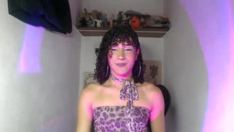 Snapshot of ellis_flowers chatting on July 6, 12:29 am . online show from July 6, 12:29 am