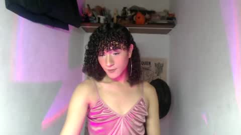Snapshot of ellis_flowers chatting on July 6, 11:51 pm . online show from July 6, 11:51 pm