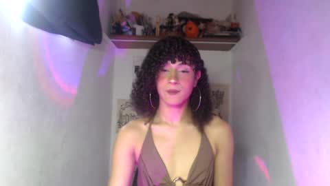 Snapshot of ellis_flowers chatting on July 13, 9:39 pm . online show from July 13, 9:39 pm