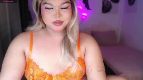 Snapshot of ellise_husson chatting on July 9, 2:37 am Ellise online show from July 9, 2:37 am