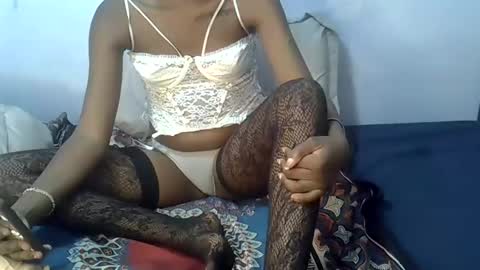 Snapshot of elllanna chatting on March 2, 5:36 pm elllanna online show from March 2, 5:36 pm