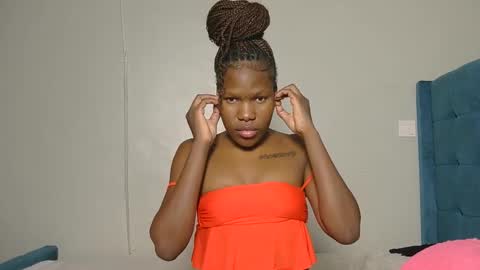 elllanna online show from April 24, 9:45 am