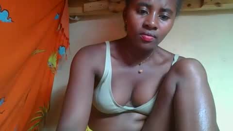 Snapshot of ellodi chatting on May 21, 6:48 pm Ellodi online show from May 21, 6:48 pm