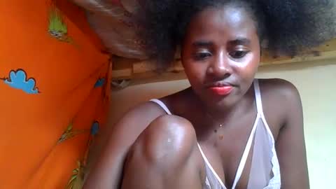 Snapshot of ellodi chatting on May 22, 8:14 pm Ellodi online show from May 22, 8:14 pm