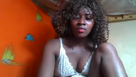 Snapshot of ellodi chatting on May 30, 11:35 pm Ellodi online show from May 30, 11:35 pm