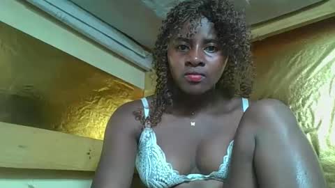 Snapshot of ellodi chatting on June 4, 7:09 pm Ellodi online show from June 4, 7:09 pm