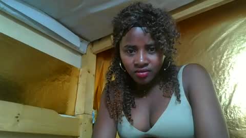 Snapshot of ellodi chatting on June 15, 10:34 pm Ellodi online show from June 15, 10:34 pm