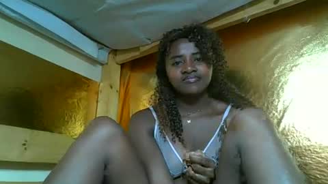 Snapshot of ellodi chatting on June 21, 9:12 am Ellodi online show from June 21, 9:12 am