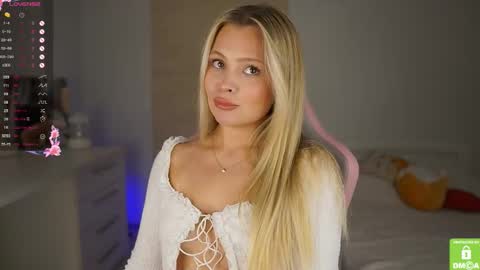 Snapshot of elly_ary chatting on October 2, 5:09 pm elly_ary online show from October 2, 5:09 pm