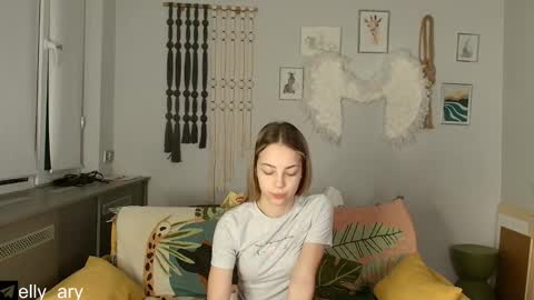 elly_ary online show from November 29, 9:18 pm