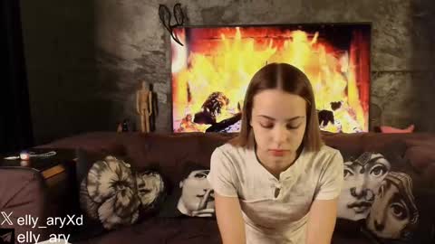 Snapshot of elly_ary chatting on February 11, 10:26 pm elly_ary online show from February 11, 10:26 pm