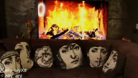 Snapshot of elly_ary chatting on March 12, 8:04 pm elly_ary online show from March 12, 8:04 pm