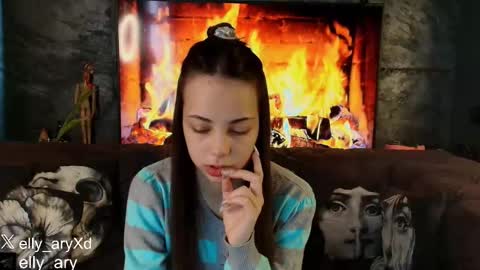 Snapshot of elly_ary chatting on March 17, 12:04 am elly_ary online show from March 17, 12:04 am
