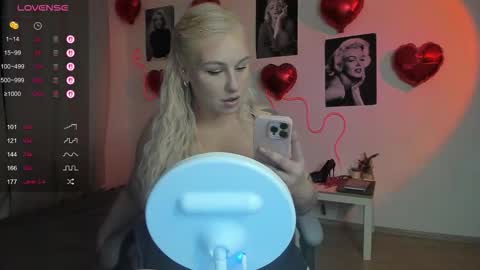 Elly online show from February 12, 5:52 pm