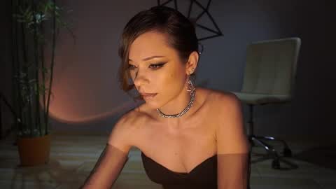 Snapshot of elly_fry chatting on February 1, 7:55 pm Art Place online show from February 1, 7:55 pm