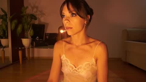 Snapshot of elly_fry chatting on September 20, 5:03 pm Art Place online show from September 20, 5:03 pm