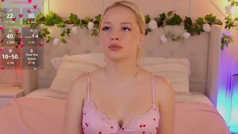 Snapshot of elly_linn chatting on April 26, 5:10 pm Elly Linn online show from April 26, 5:10 pm